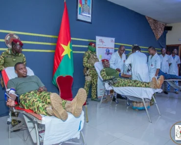 Nigerian reacts after seeing photos of Burkina Faso military president donating blood to hospital.